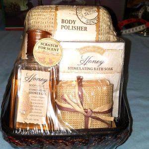 Honey Scented Bath and Shower Set